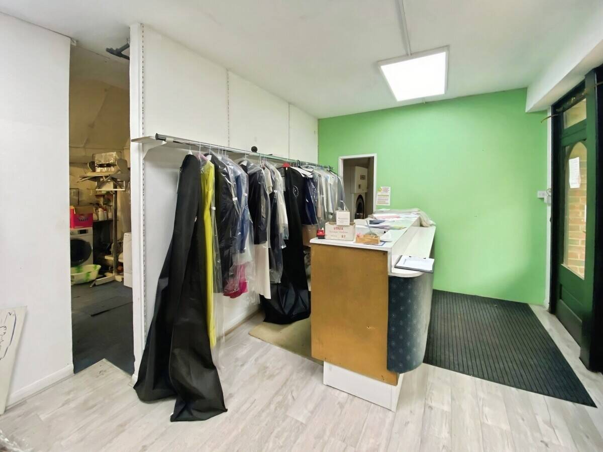 Freehold Mixed-Use Investment Property on Prospect Street Caversham Reading Available Photo 8