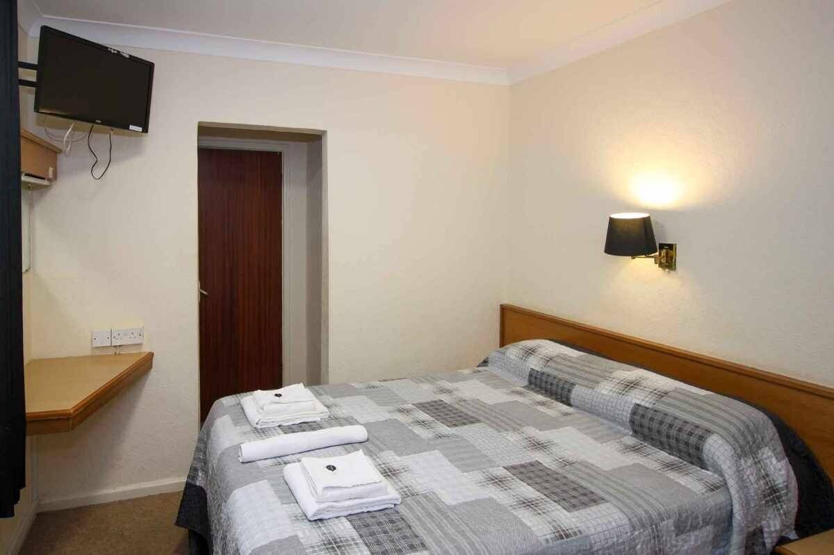 Development Opportunity - Former Hotel in Torquay, Devon Near Harbour and Amenities Photo 8