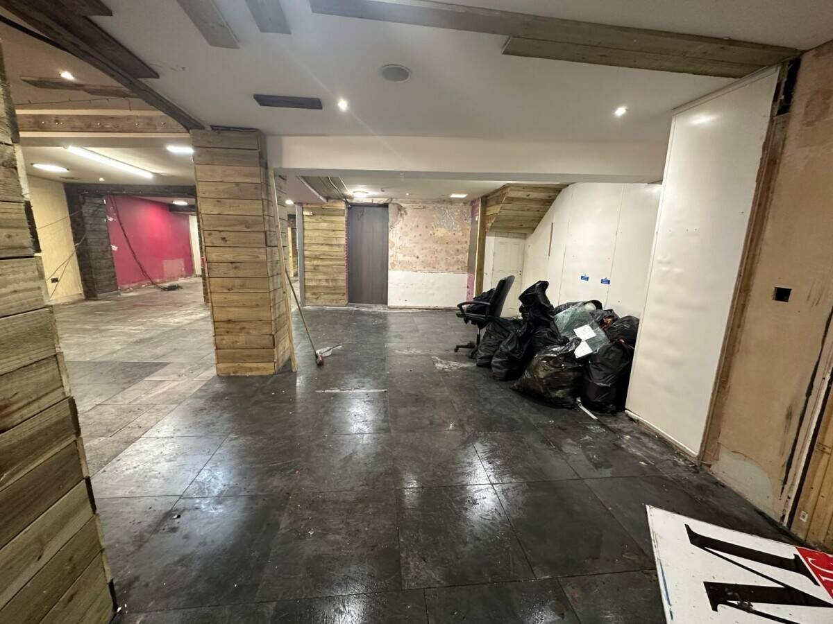 Restaurant and Grocery Unit for Sale in Swansea Town Center Photo 8
