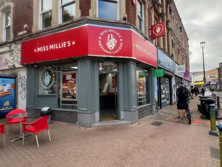 Tenanted ground floor takeaway for sale in Bedminster Bristol with a 10-year lease Photo 8