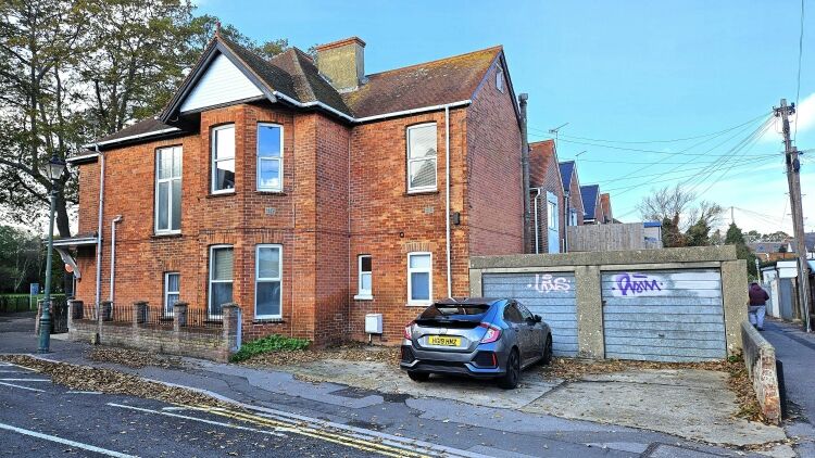 Letting investment property with flats and garages available in Bournemouth, Dorset Photo 8