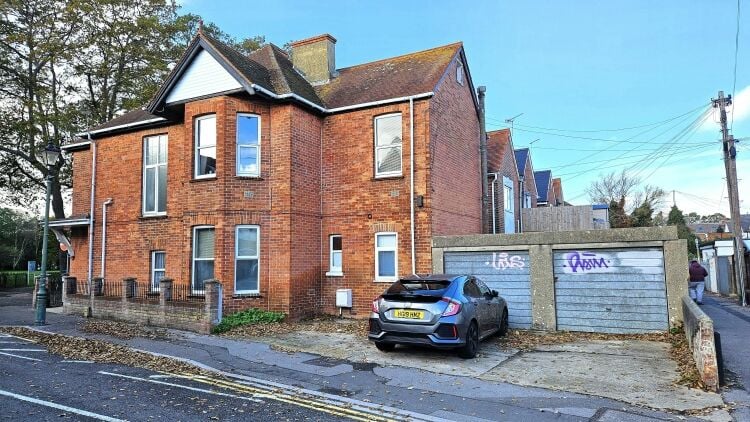 Letting investment property with flats and garages available in Bournemouth, Dorset Photo 8