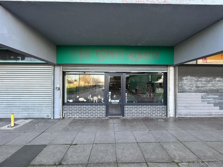 A ground floor e class property of approximately 700 sq ft situated on cottle road in stockwood. the property benefits from roller shutters, suspended Photo 8