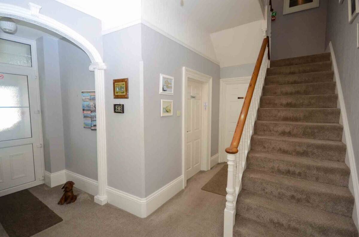 Guest House for Sale in Prime Torquay Devon with 5 Letting Rooms and Owner's Annex Photo 8