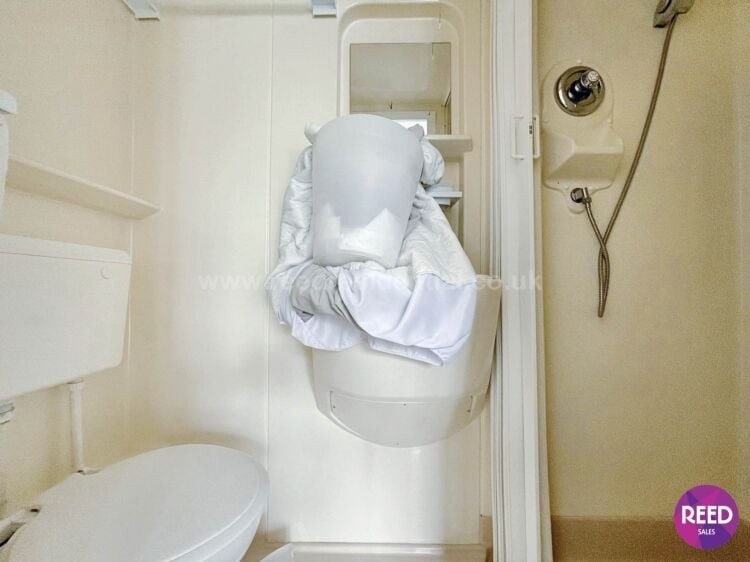 17-Bedroom Grosvenor Hotel Property for Sale in Rochford Essex with Conversion Plans Photo 8