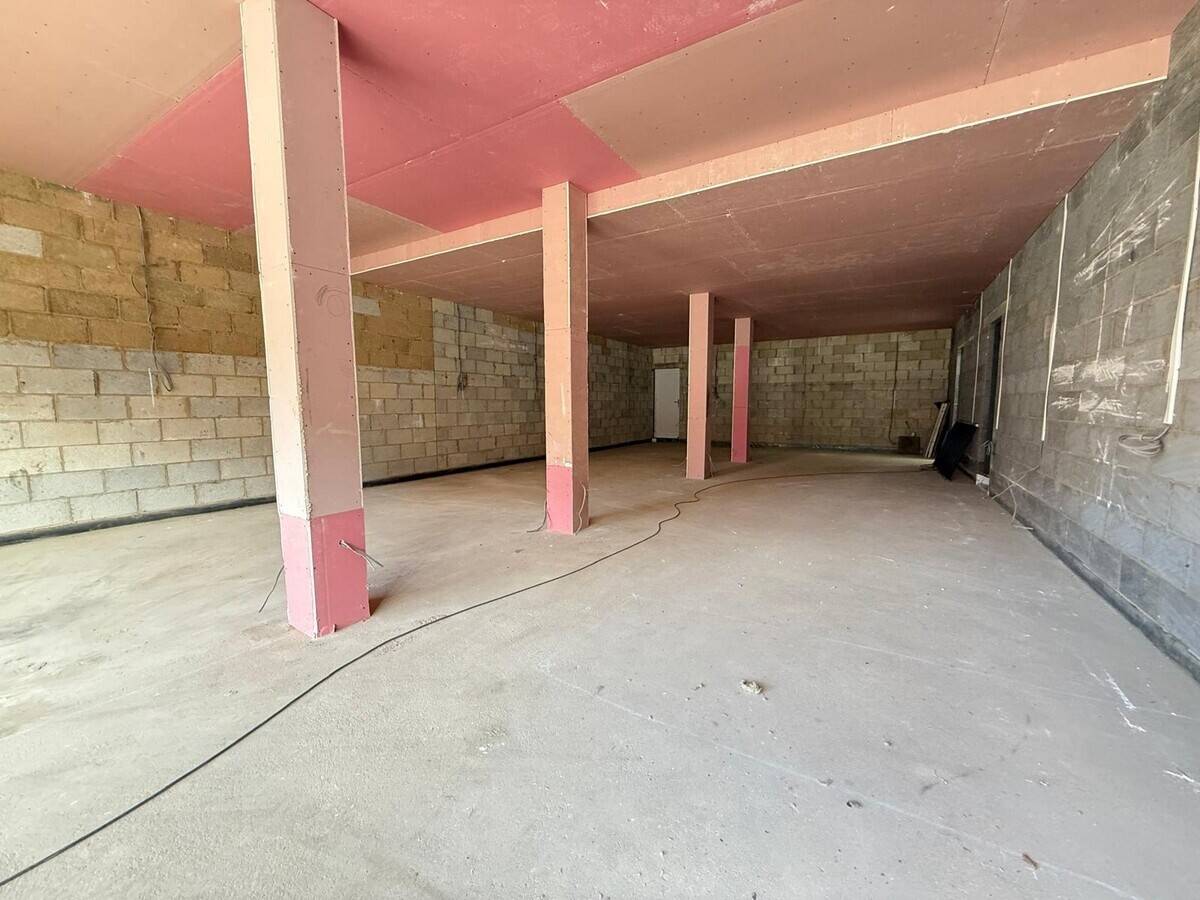 TO LET – Two Class E Retail / Commercial Units (Shell & Core) in TW14 Photo 8