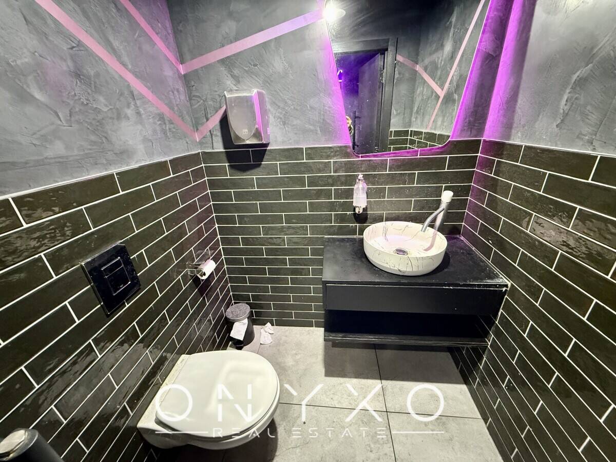 Fully Fitted Restaurant & Shisha Lounge with Late Night License TOLET In Bedfordshire Photo 8