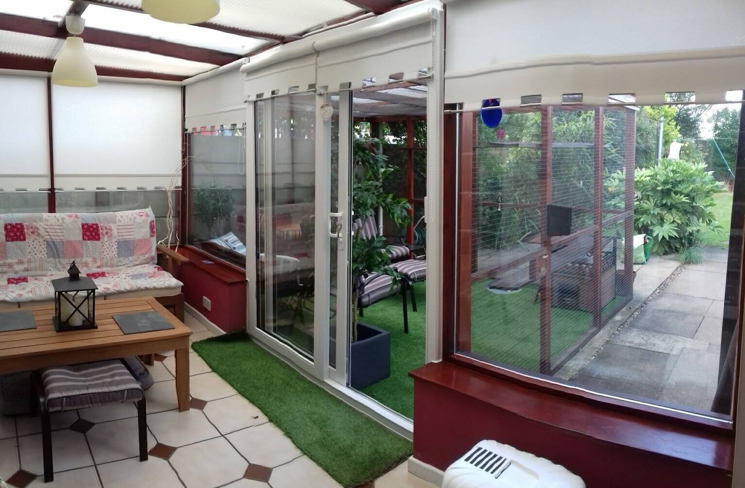 Cattery and Home for Sale in Tipton, West Midlands with Spacious Living Quarters Photo 8