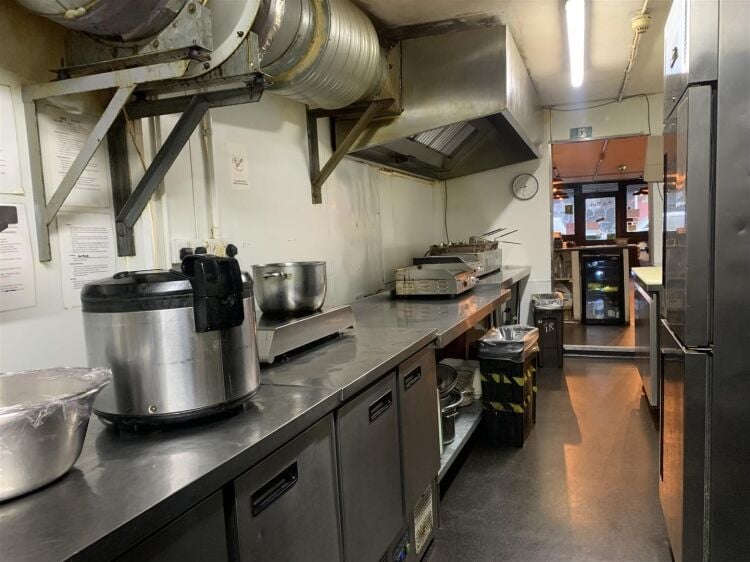 Ground floor restaurant café for sale in Bristol with basement storage and city centre access Photo 8