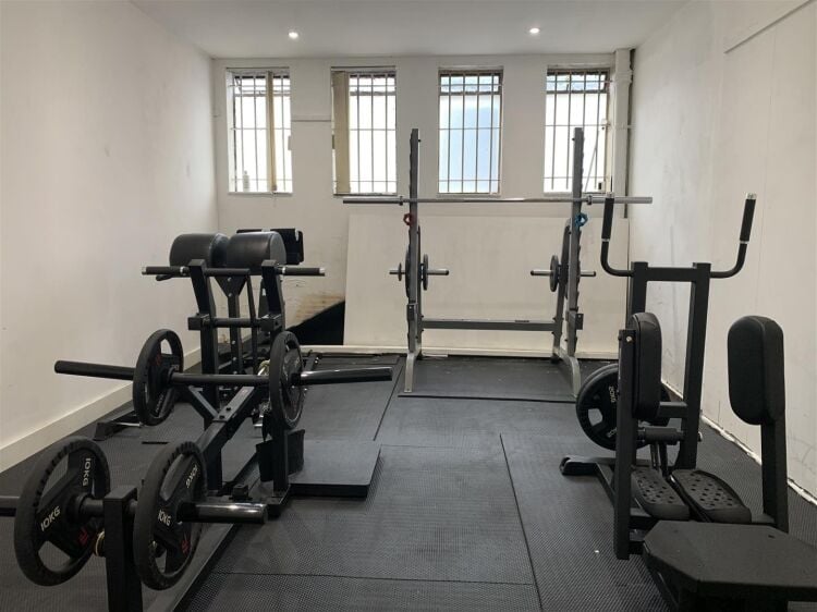 Former gym for sale in Bristol, 3,300 sq ft on Brislington Hill, ideal for various uses. Photo 8