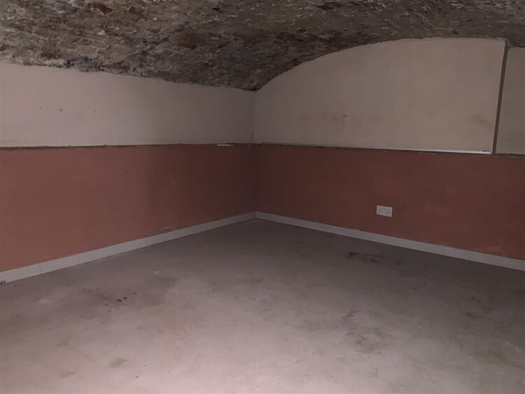 Commercial premises for sale on Colston Street, Bristol, offering approximately 903 sq ft of space. Photo 8