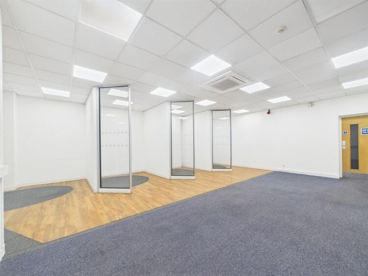 Former bank building in Bristol City Centre with ground floor office and basement storage available Photo 8