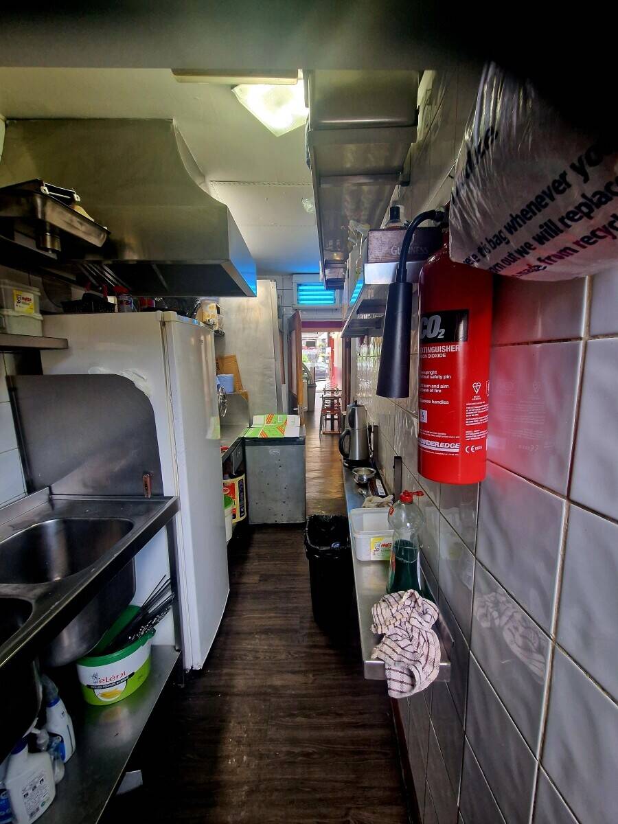 Takeaway for Sale in City of London with Late Licence and Low Rent Photo 8