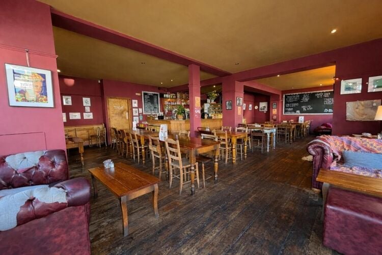 Lease available for fully fitted restaurant premises in Bristol, 1,458 sq ft on Sandy Park Road Photo 8