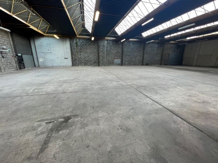 A well presented industrial unit of approximately 5,860 ft² arranged predominantly as a warehouse with ancillary offices/reception, male and fema Photo 8
