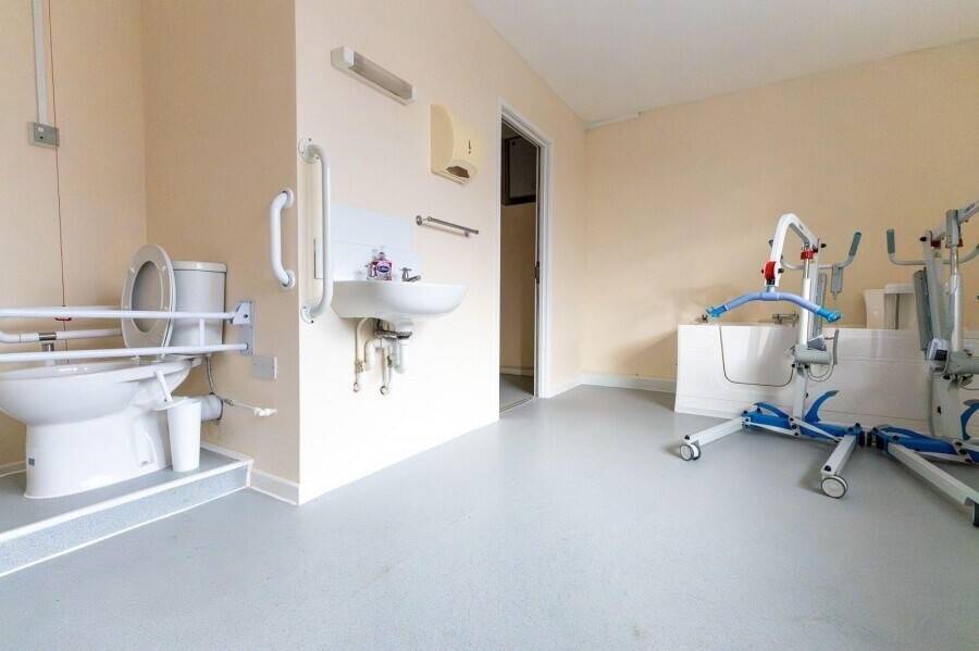 Renovated former care home in Westbury Wiltshire with 28 beds and three first-floor flats Photo 8