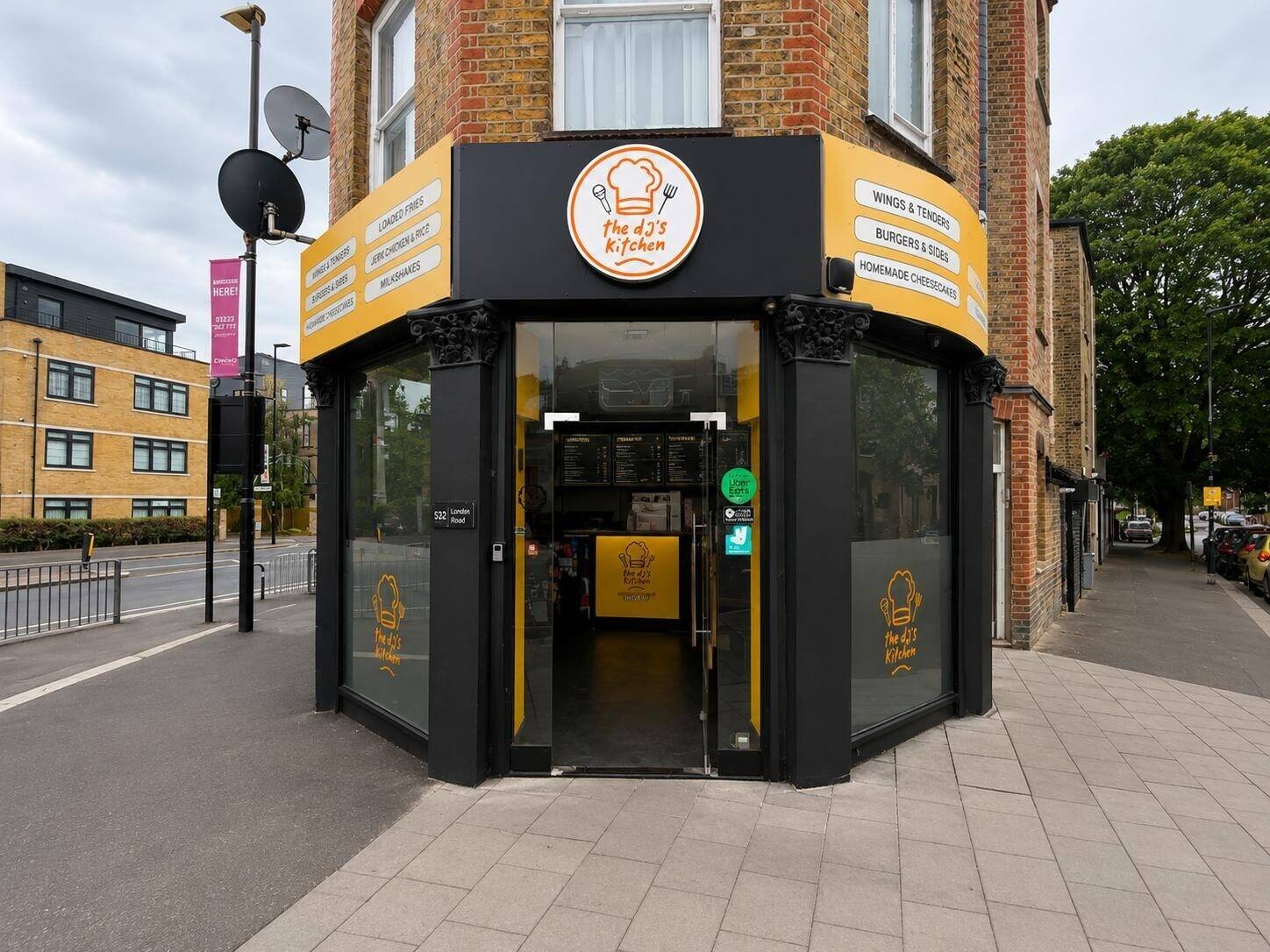 Fully Fitted Takeaway and Restaurant Available in Isleworth London Photo 8