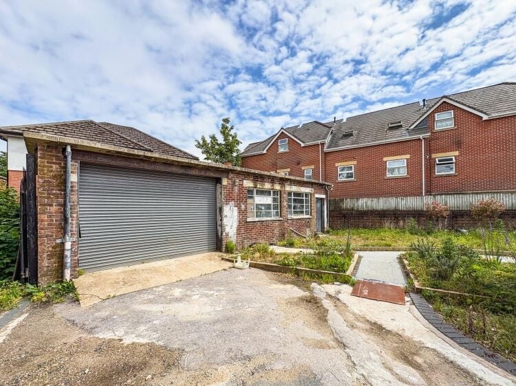 Mixed-Use Retail and Residential Property for Sale in Bournemouth Dorset Photo 8