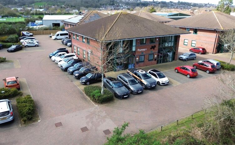 A modern semi detached office of approximately 2,272 ft² (211m²) arranged over two floors, with additional toilets, shower and reception lo Photo 8