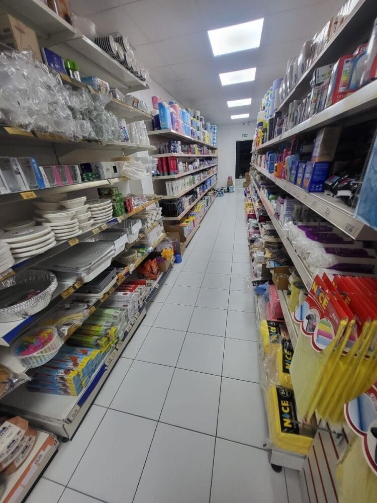 PRIME NORTH LONDON CONVENIENCE STORE FULLY REFURBISHED | HIGH TURNOVER | EXCELLENT GROWTH POTENTIAL /REF: CS0791 Photo 8