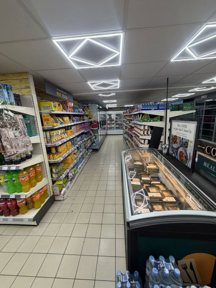Refurbished Convenience Store for Sale in Poole, Dorset with 2500 sq.ft Retail Area Photo 8