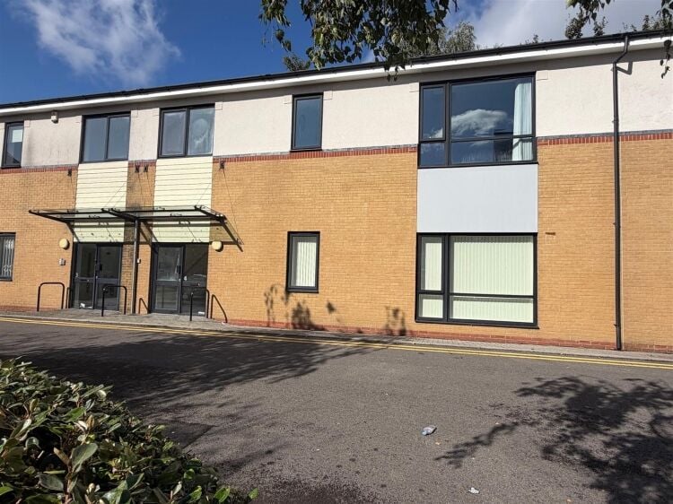 Modern Ground Floor Offices for Sale in Speedwell, Bristol with Two Parking Spaces Photo 8