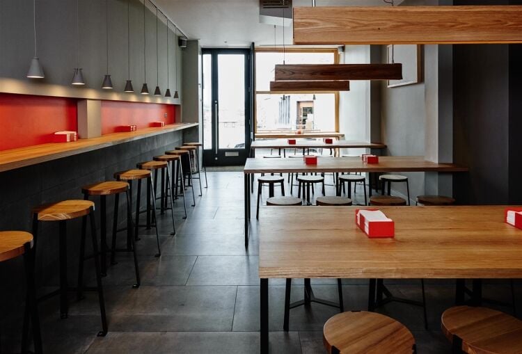 A rare opportunity to purchase a restaurant lease located in a prime trading position on north street. the restaurant is very well presented, measurin Photo 8