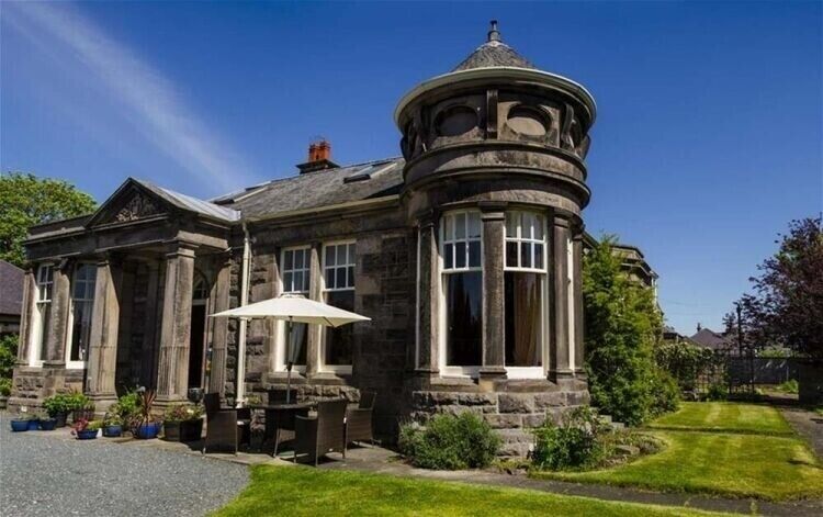 Profitable Historic Guest House in Elgin, Moray with Development Potential Photo 8