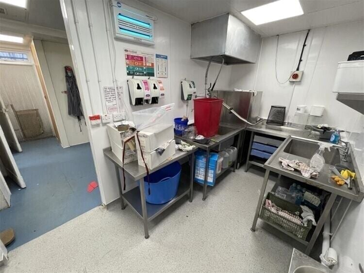 Roadside Cafe/ Restaurant To Let For Sale in Buckfastleigh Photo 8