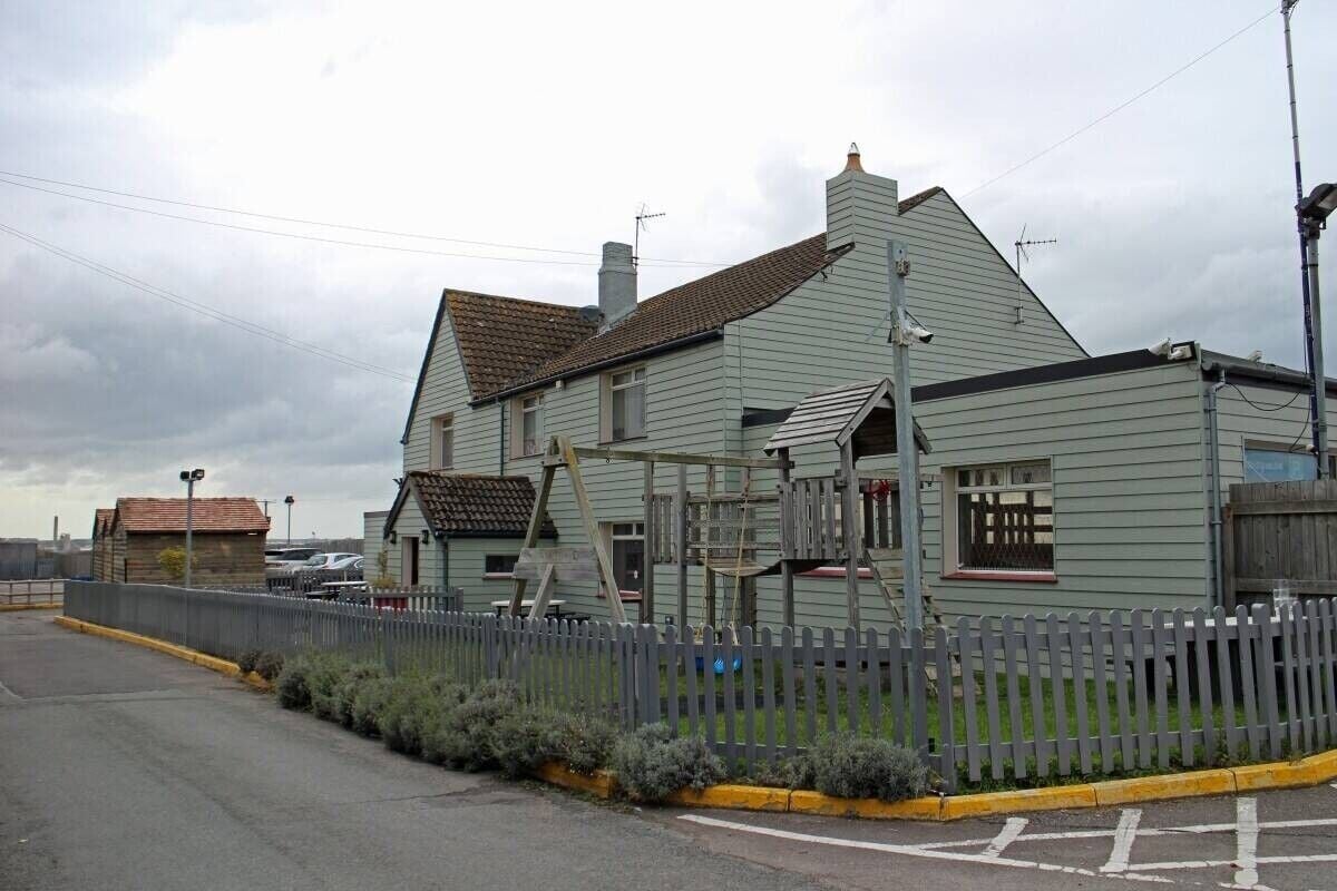 Prime Cardiff Airport Secure Parking Business with Bonus Pub for Sale Photo 8