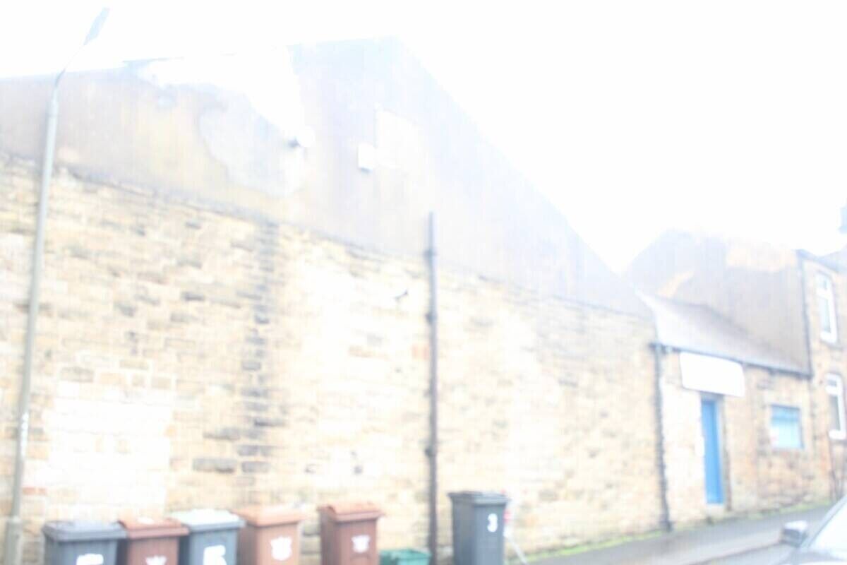 To Let Warehouse / Works with Offices 4500 sq feet in Glossop Photo 8