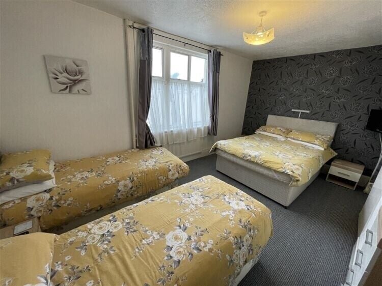 Seafront Coaching Hotel in Paignton Boasting 26 Bedrooms and Panoramic Views now on Sale! Photo 8