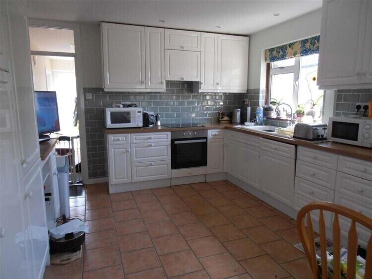 Former Care Home in Gillingham Dorset for Sale - Expansion Potential and Full Occupancy History Photo 8