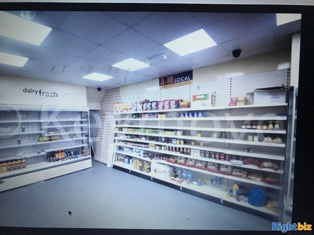 Leeds Property Alert: Freehold Shop Unit with Flat Above for Sale! Photo 8