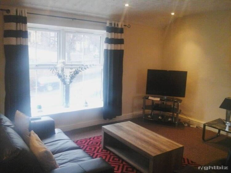 Brierfield Investment Gem - Fully Let Takeaway, Cafe, and 2-Bedroom Flat Photo 8