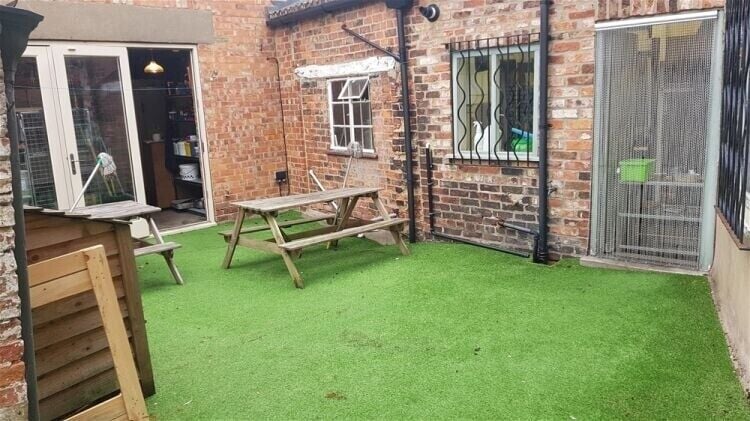 Prime York Investment Property Hosting Popular Cafe Bistro For Sale Photo 8