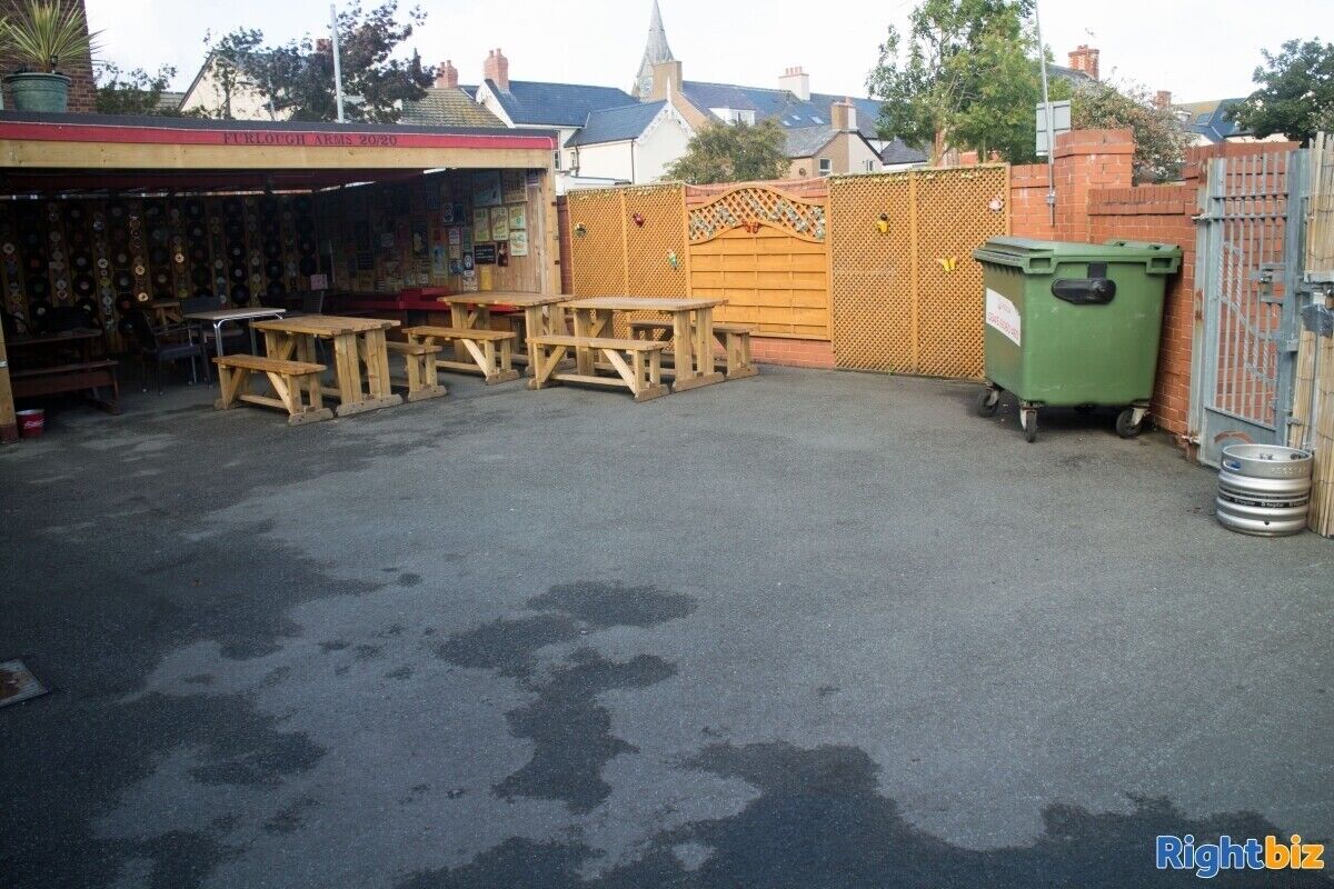 Excellent Town Centre Pub in Rhyl, Denbighshire with Apartments and Trade Gardens Photo 8