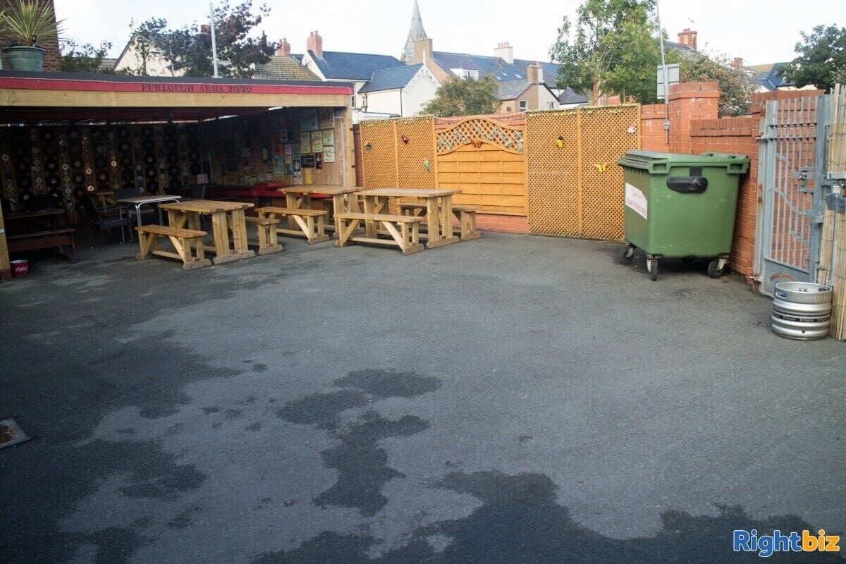 Excellent Town Centre Pub in Rhyl, Denbighshire with Apartments and Trade Gardens Photo 8