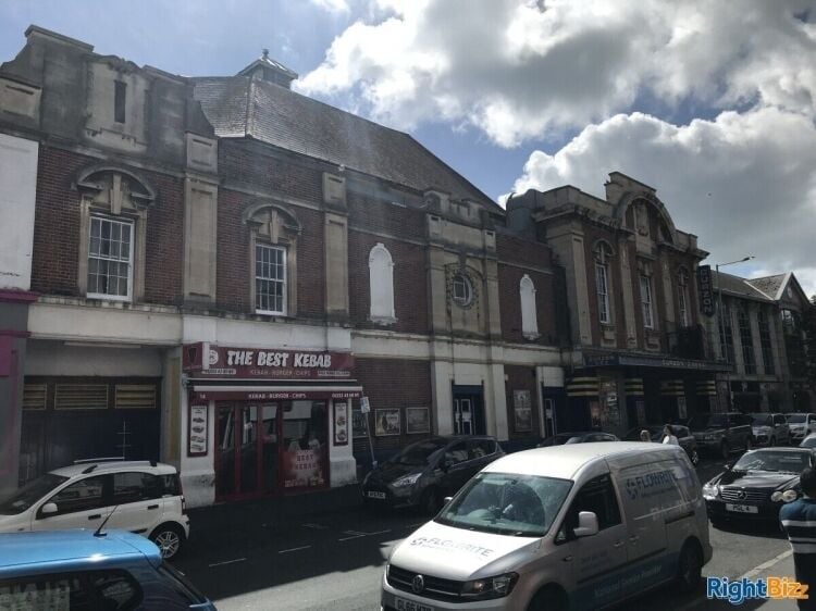 Prime Commercial Property Near The Beacon Shopping Centre in Eastbourne, Ideal for Developers Photo 8