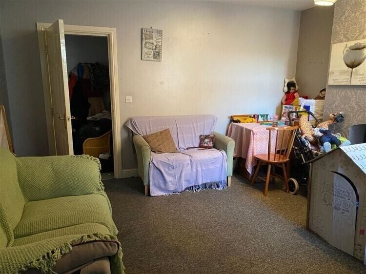 Prime Investment Property in Withernsea, Commercial and Residential Units Available Photo 8