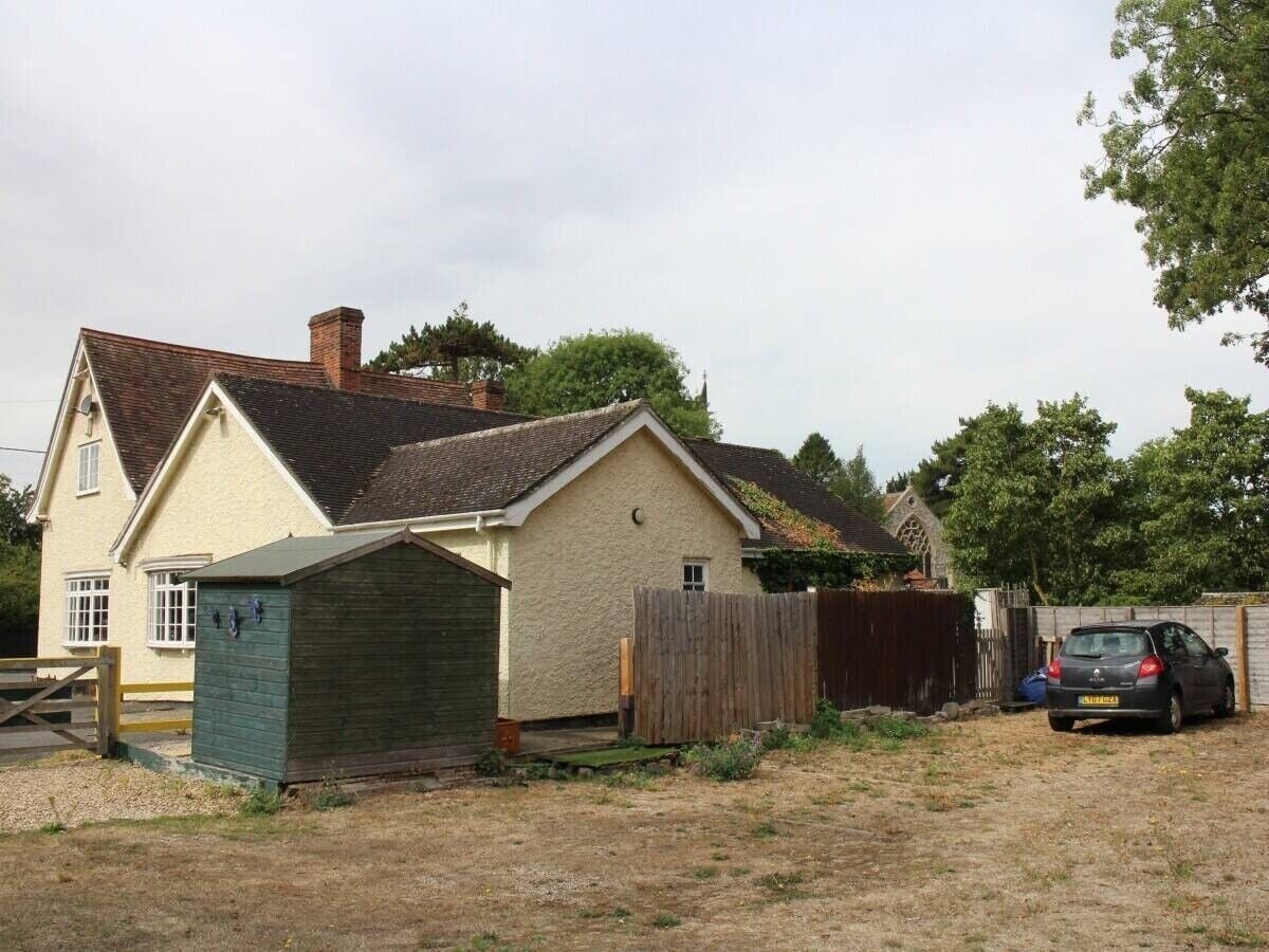 Spacious Former Suffolk Pub with Development Potential, Ideal for Various Uses Photo 9