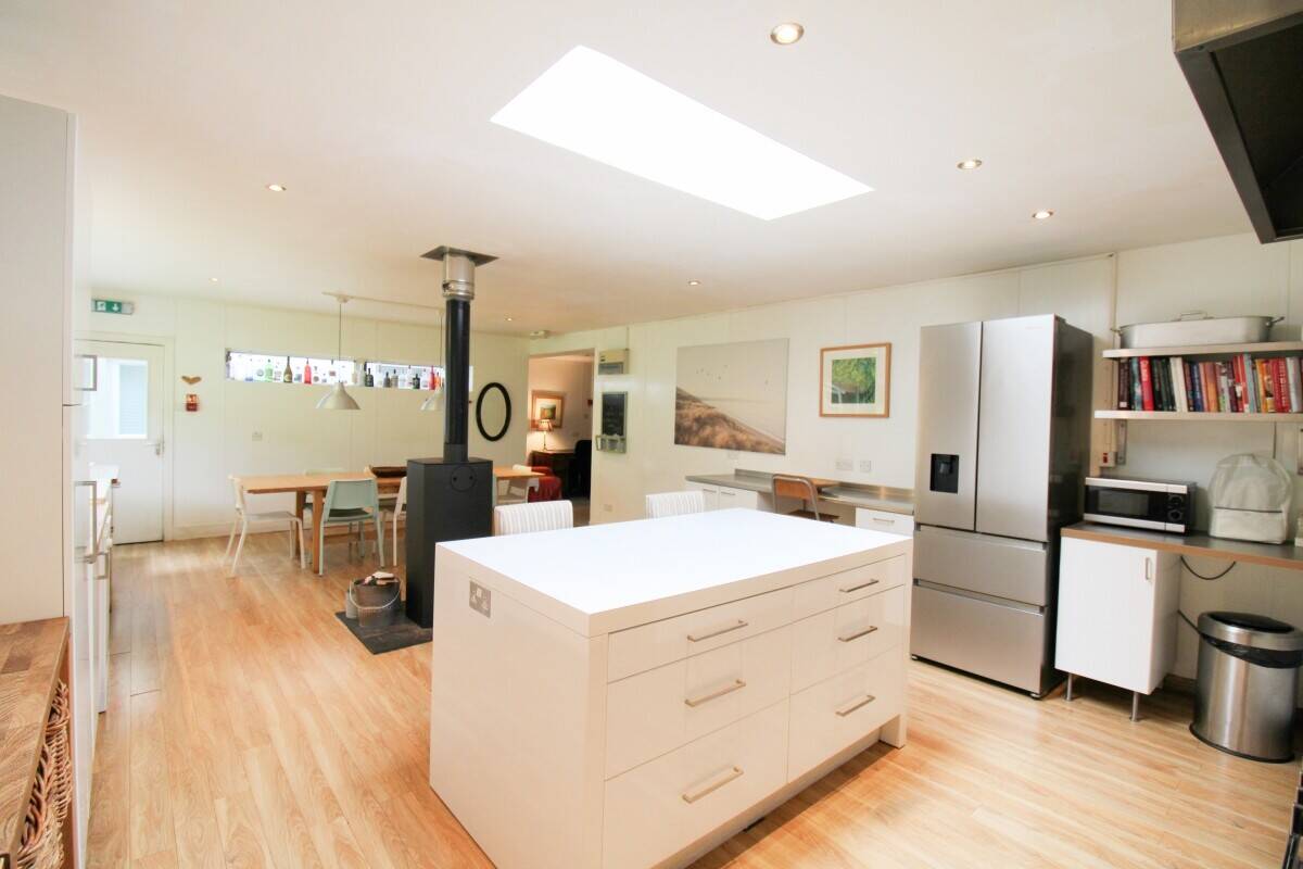 Victorian Villa with 8 Letting Rooms and Owner's Apartment on Thriving Scottish Island Photo 9