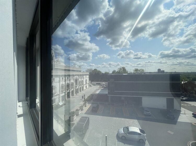 Immediate Occupation: Newly Renovated Luxury Offices on Kingsbury Road, London in Jubilee Centre Photo 9