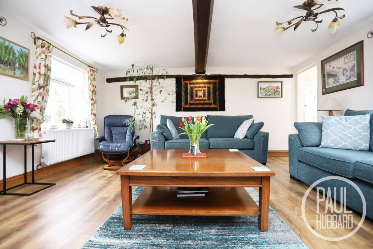 Profitable Award-Winning Cattery with Grade II Listed House and Annexe on a 1-Acre Norfolk Property Photo 9