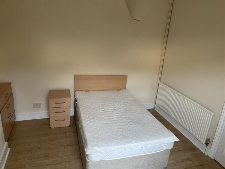 Fully Refurbished 5 Bedroom HMO Property in Barnstaple, Devon with High Rental Potential for Sale Photo 9