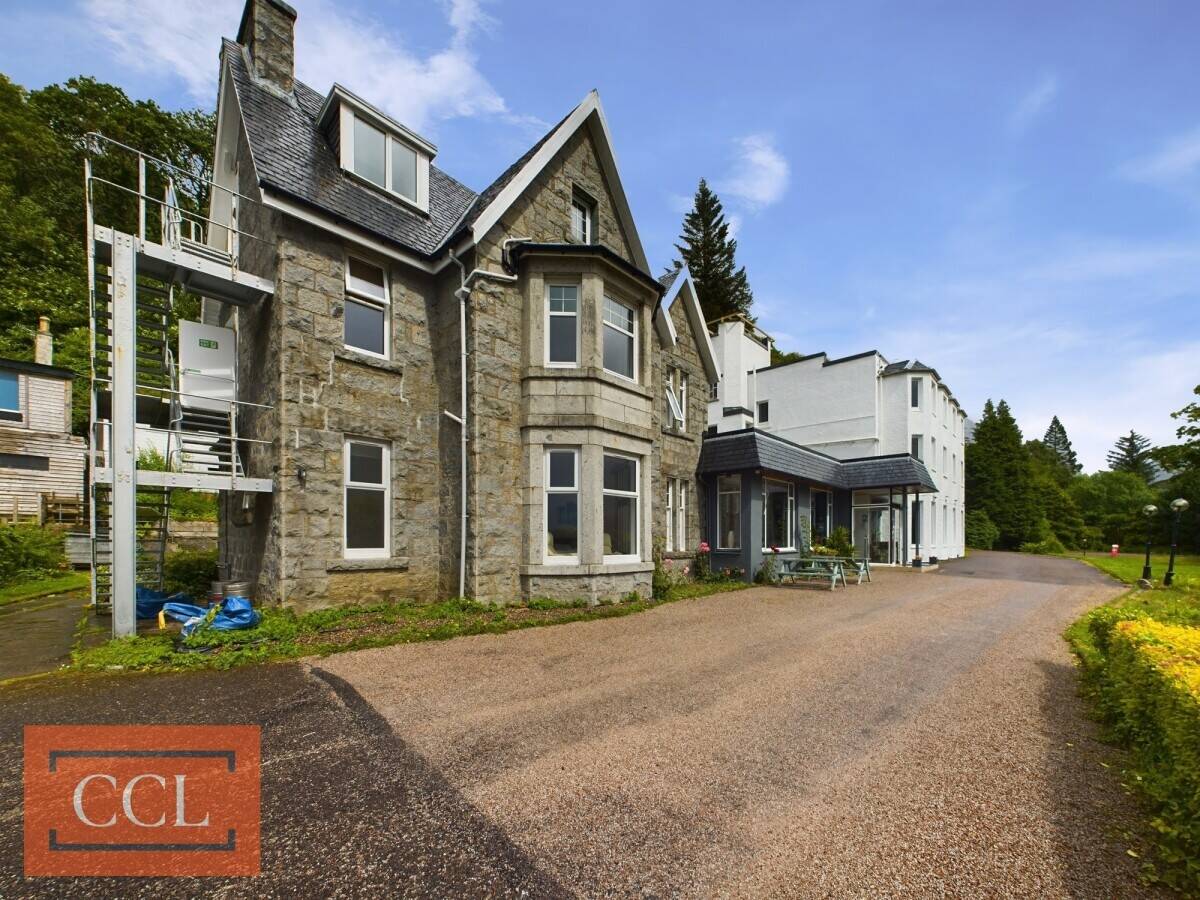 Victorian Villa with Modern Extension Hotel in Scottish Highlands for Sale Photo 9