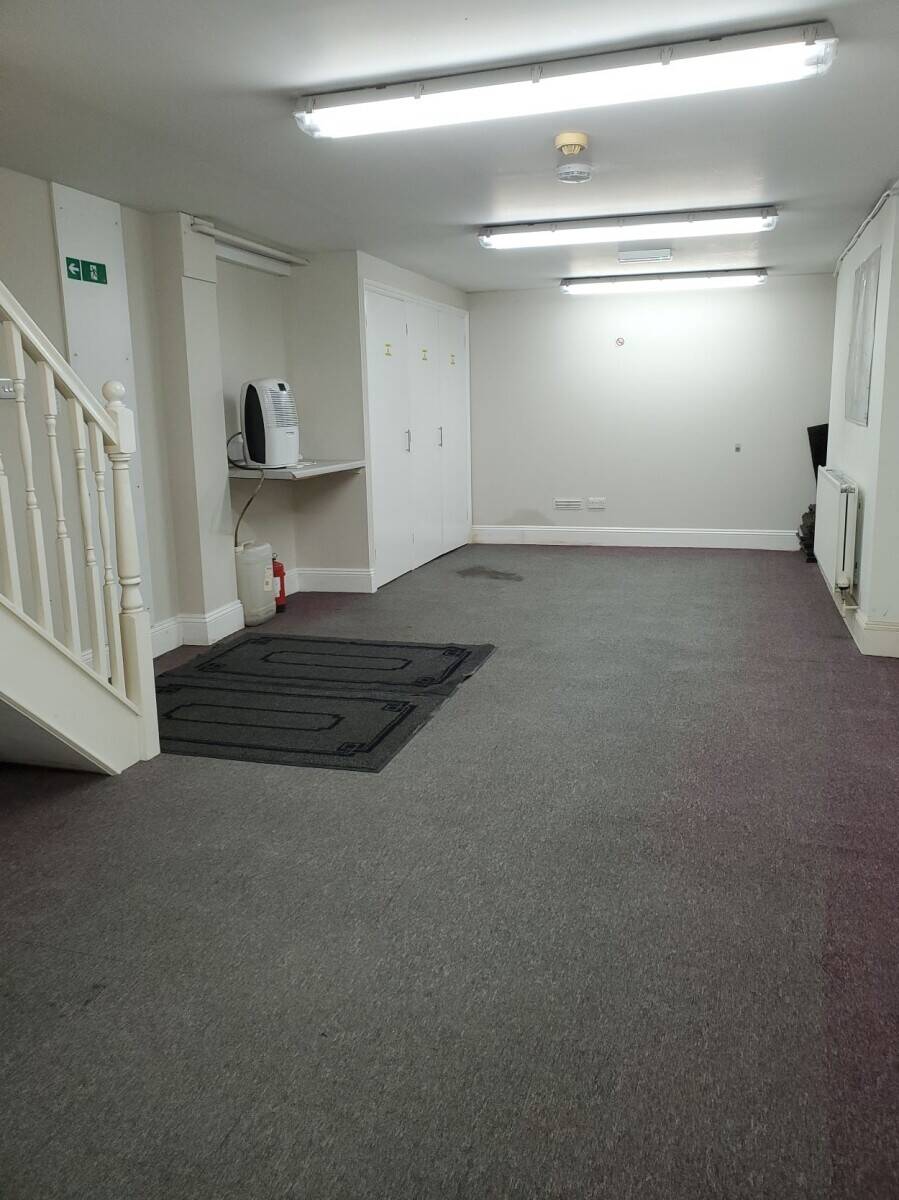 Versatile Freehold Office/Development Property in Prime London Street, Reading Location Photo 9