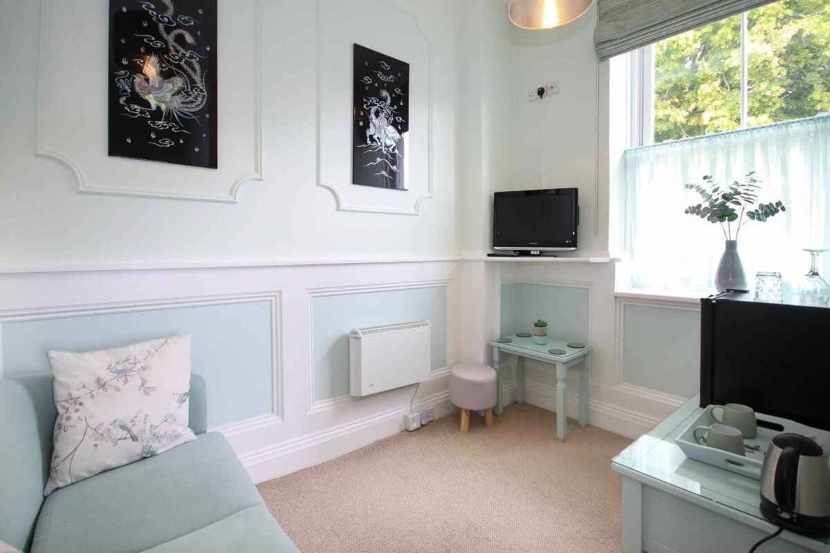Turnkey Opportunity: Luxurious 5-Star Guest House in Tranquil Torquay Devon Photo 9