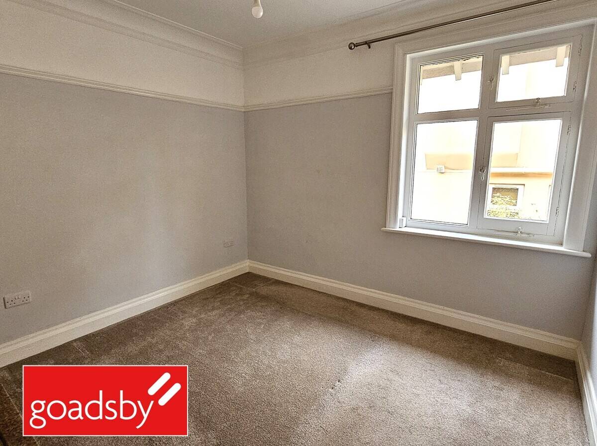 Sought-After Bournemouth Location Commercial Property Ideal for Home & Income Investment Photo 9