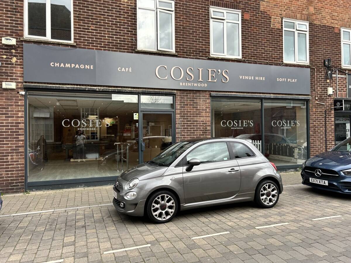 Thriving family-friendly coffee shop with soft play and venue hire in bustling Brentwood location Photo 9
